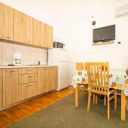 Renata Apartment With A View バスカ エクステリア 写真