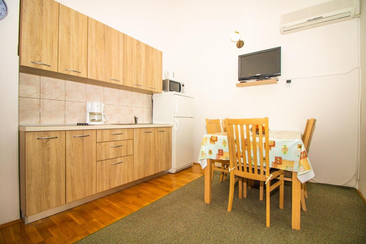 Renata Apartment With A View バスカ エクステリア 写真