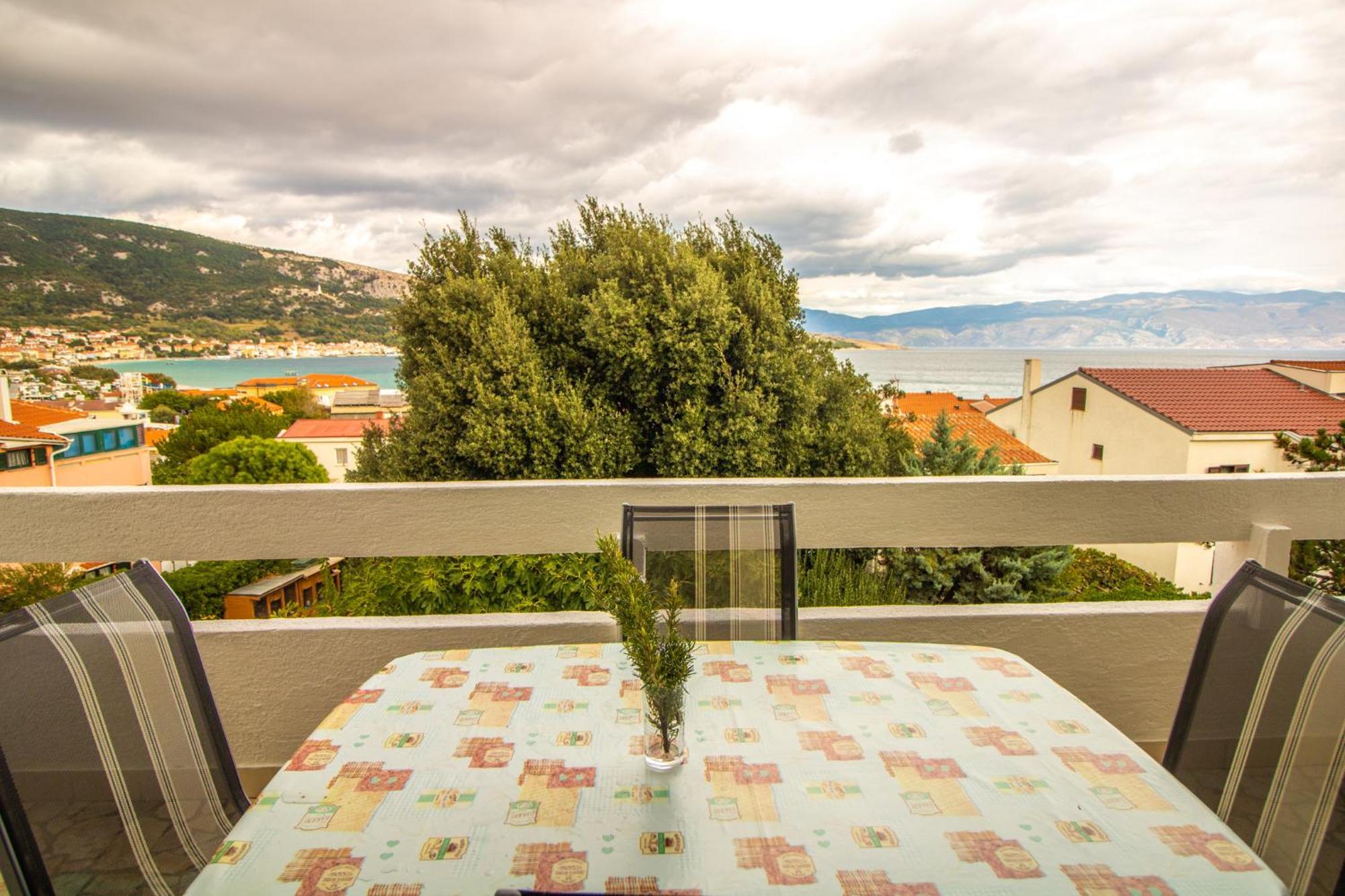 Renata Apartment With A View バスカ エクステリア 写真